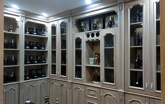 廣州新機場穗和集團董事長定製定做酒櫃