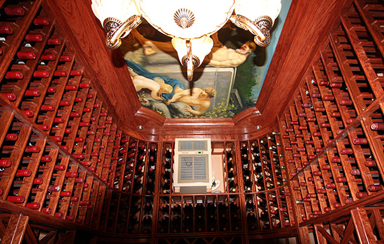 為您（nín）收藏1982年拉菲（fēi）美酒－廣西南寧托斯卡那別墅地下室酒窖設計_酒窖效果圖設計_酒窖空調工程（chéng）設（shè）計安裝完工部分完（wán）成後酒窖圖片（piàn）