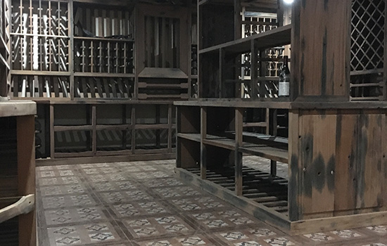 佛（fó）山老船木整體恒溫恒濕酒窖工程（chéng）及空（kōng）調設計安裝完工後酒窖圖片－鑫鴻.17c嫩嫩草色视频[VINCELLAR]佛山酒窖空調工（gōng）程設計安裝（zhuāng）公司