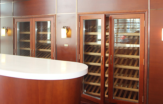 深圳澳康達名車中心酒窖不鏽鋼紅酒櫃（guì）雪茄櫃定（dìng）製案例