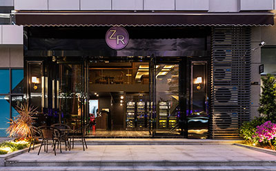 專業的酒（jiǔ）莊,哪能缺恒溫酒櫃（guì）與雪（xuě）茄櫃的搭配