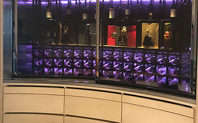 黑鈦與實木結合的奢華不鏽（xiù）鋼恒溫酒櫃