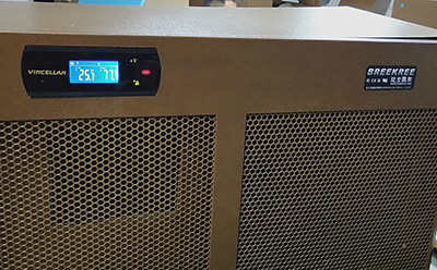 雪茄房空調恒溫恒（héng）濕設備係（xì）統是如何（hé）對雪茄房進行恒溫恒濕的